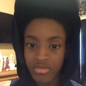 Meet your Posher, Emmanuel